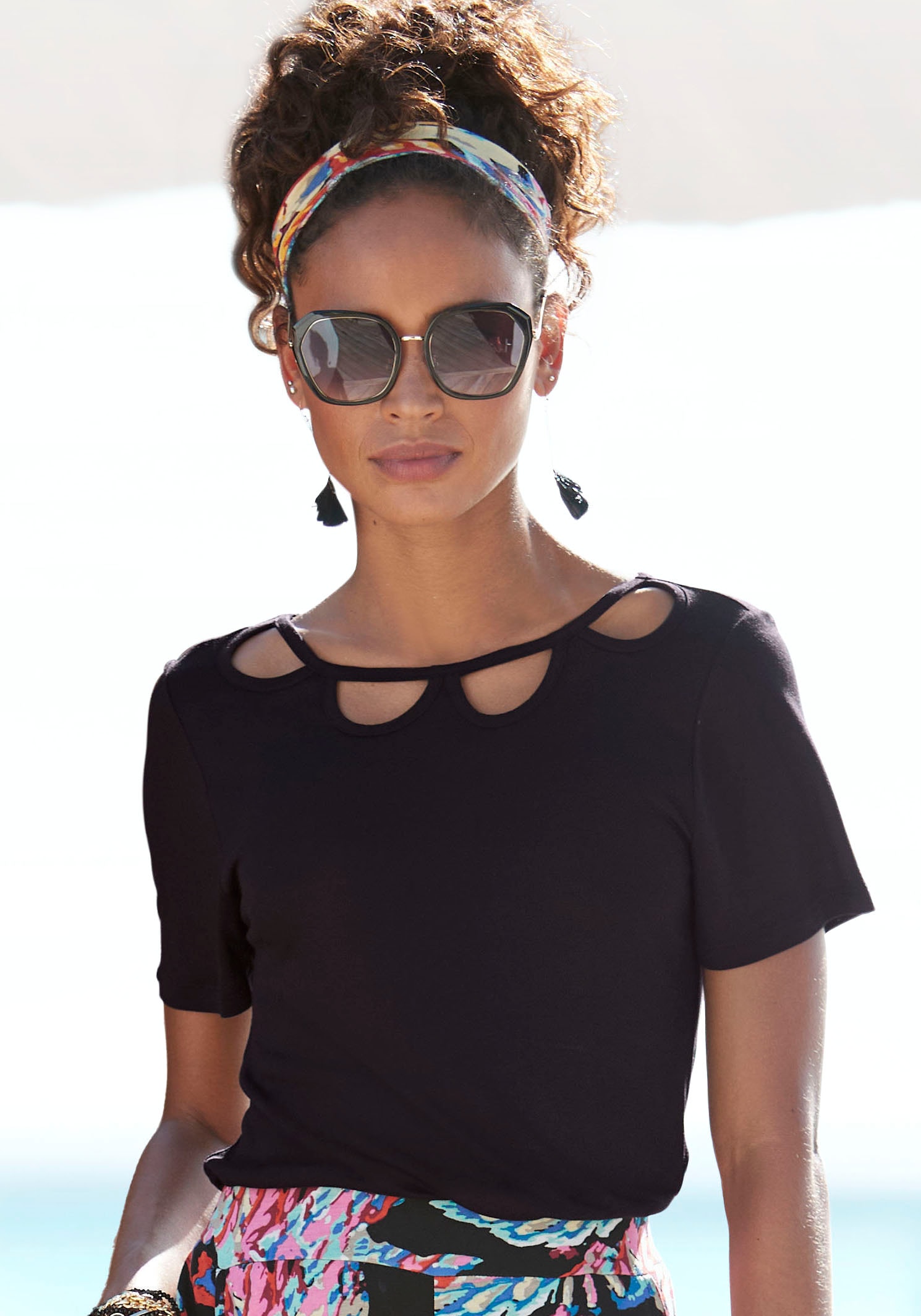 Buffalo Kurzarmshirt , mit Cut-outs vorne, T-Shirt, lockere Passform