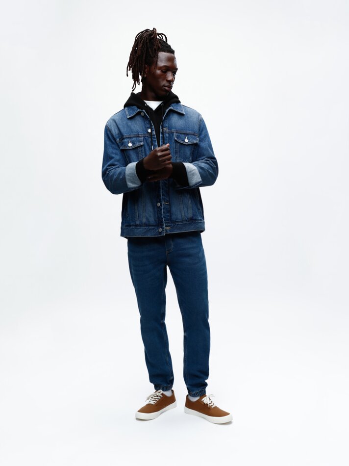 Calça jeans jogger elástica - Azul escuro