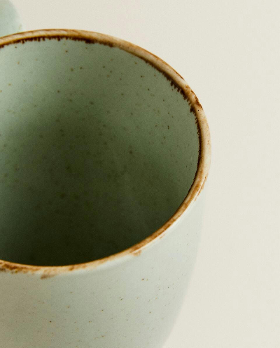 CANECA DE PORCELANA COM BORDA DE ACABAMENTO ANTIGO