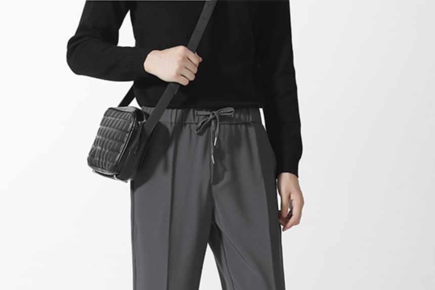 Loansk - Effen cropped, taps toelopende broek met trekkoord in de taille