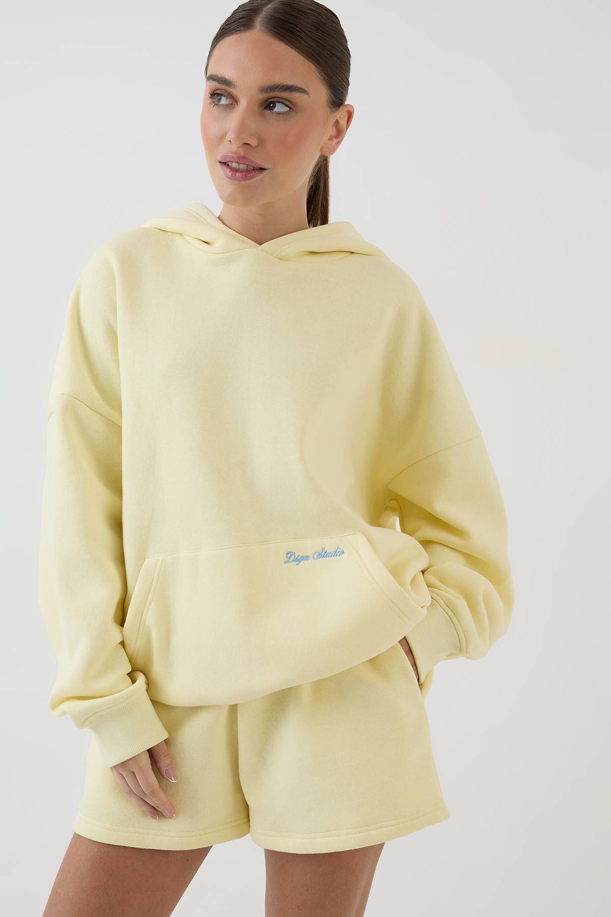 Ensemble De Survêtement Court À Casynthétiqueche Avec Broderie Script Dsgn Studio
