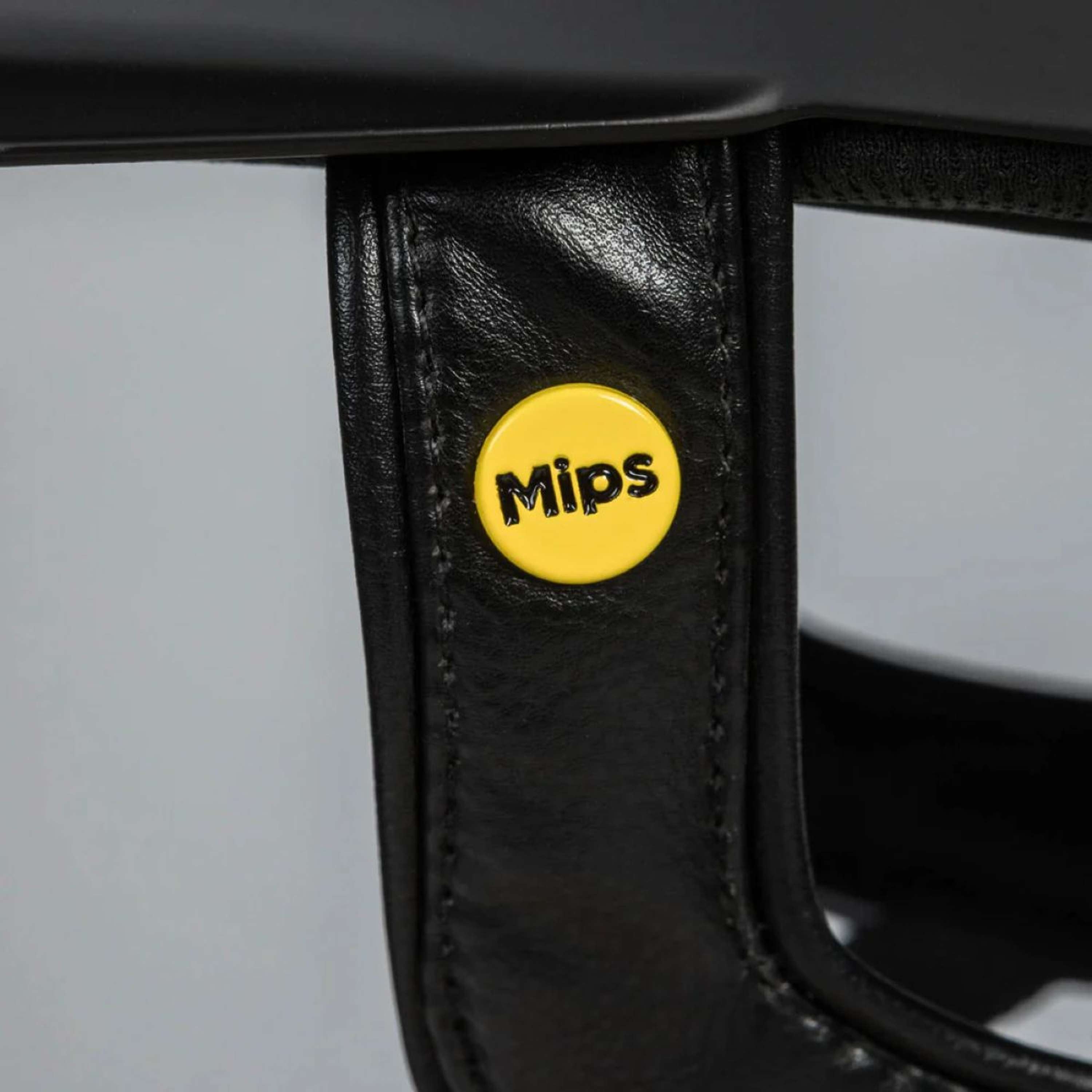 Back on Track Cap Caracas Mips Zwart