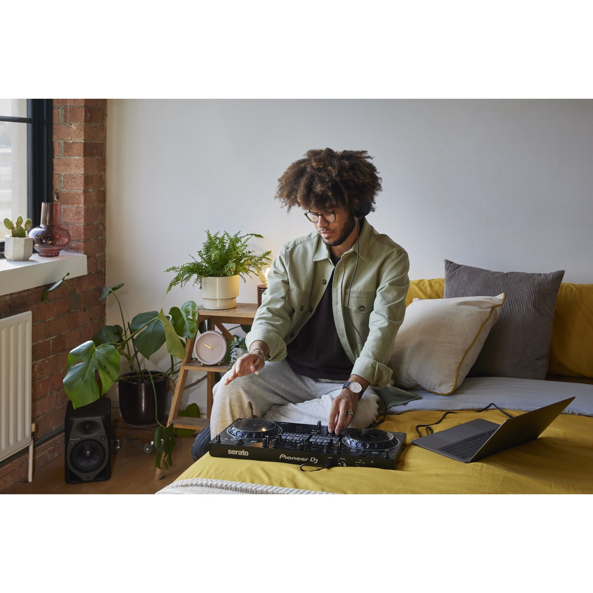 Pioneer DJ DDJ-REV1 DJ-controller voor Serato DJ Lite
