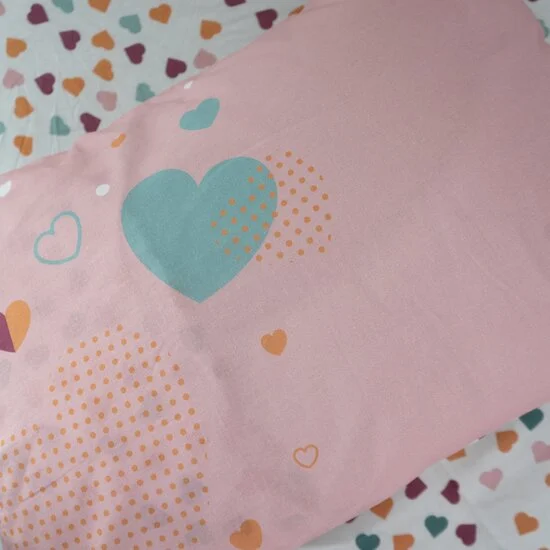 Parure de lit couette + taie   Cœurs        100 x 140 cm   de               Petit à petit