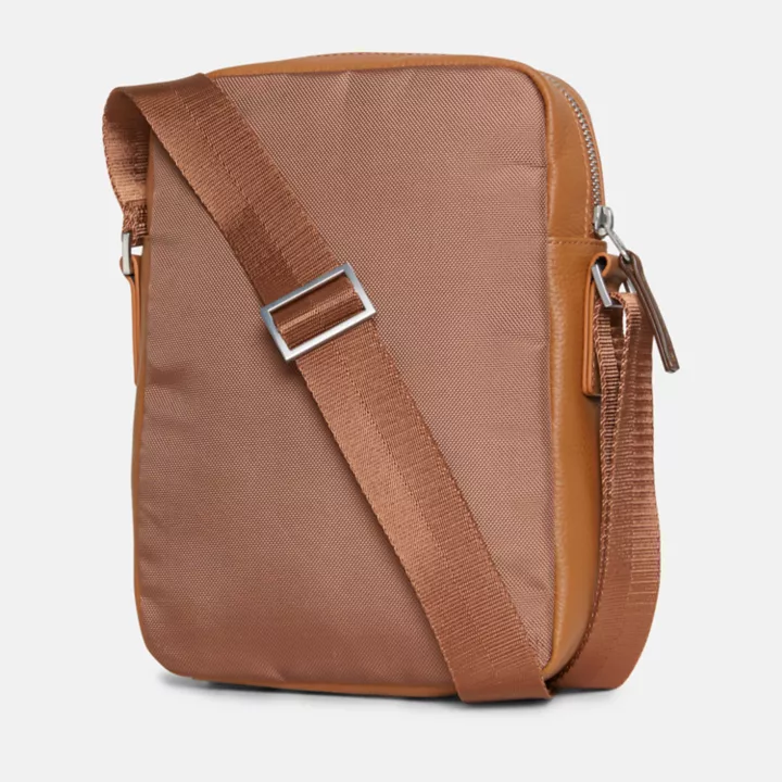 Bolsa transversal Tuckerman na cor marrom