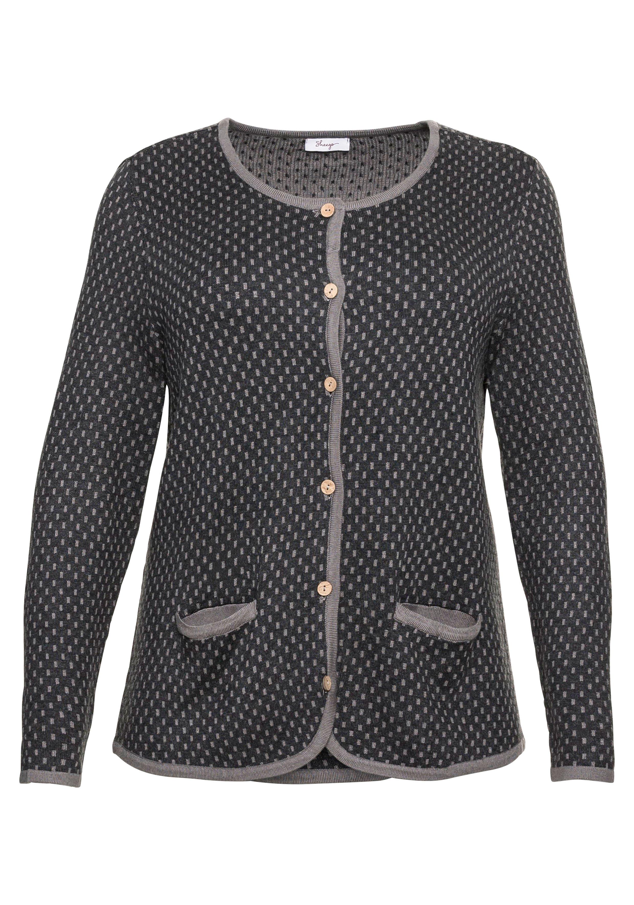 Strickjacke im Trachtenstil, Knöpfe in Holzoptik