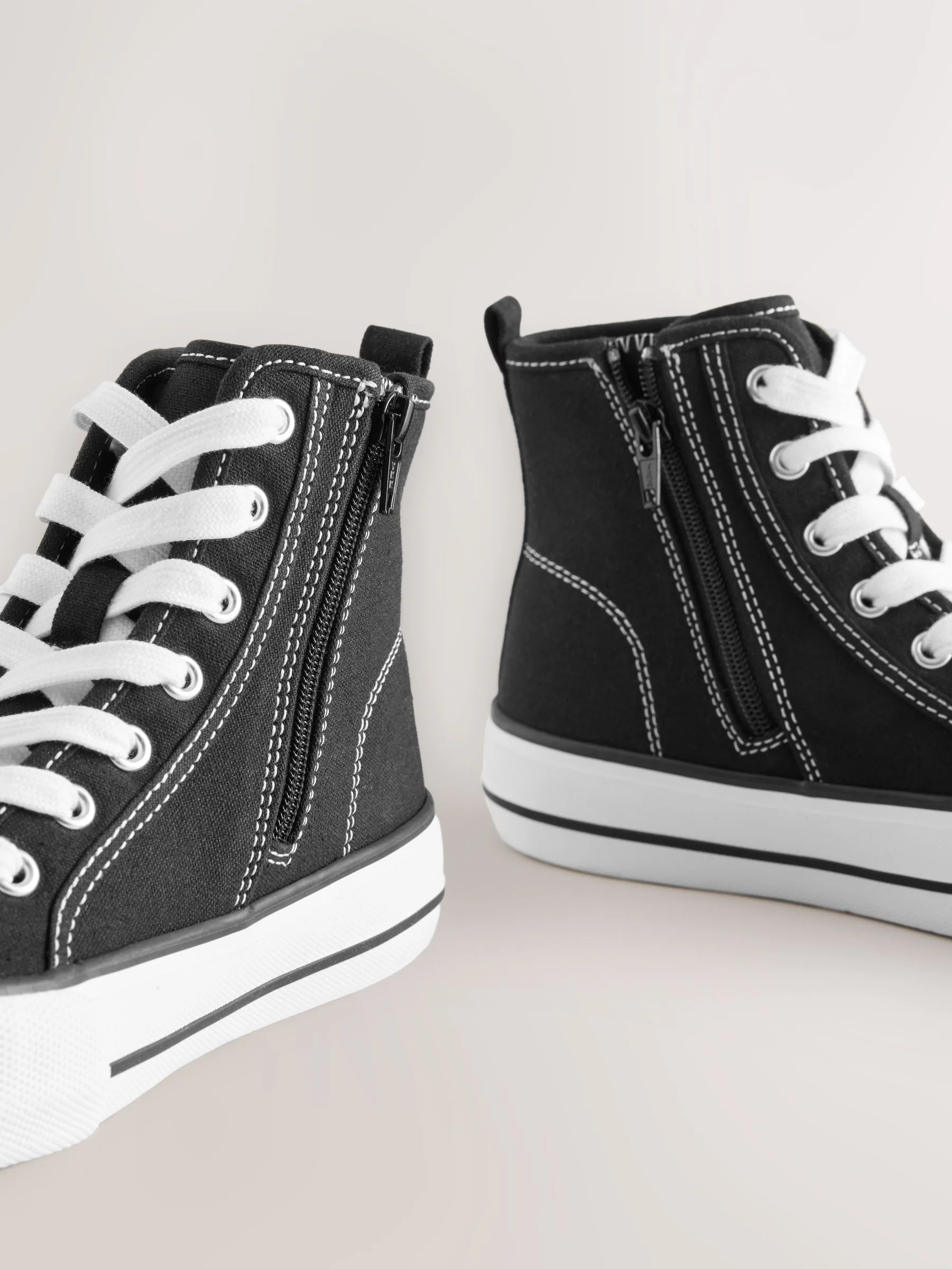 Zwart - Hoge sneakers met veters