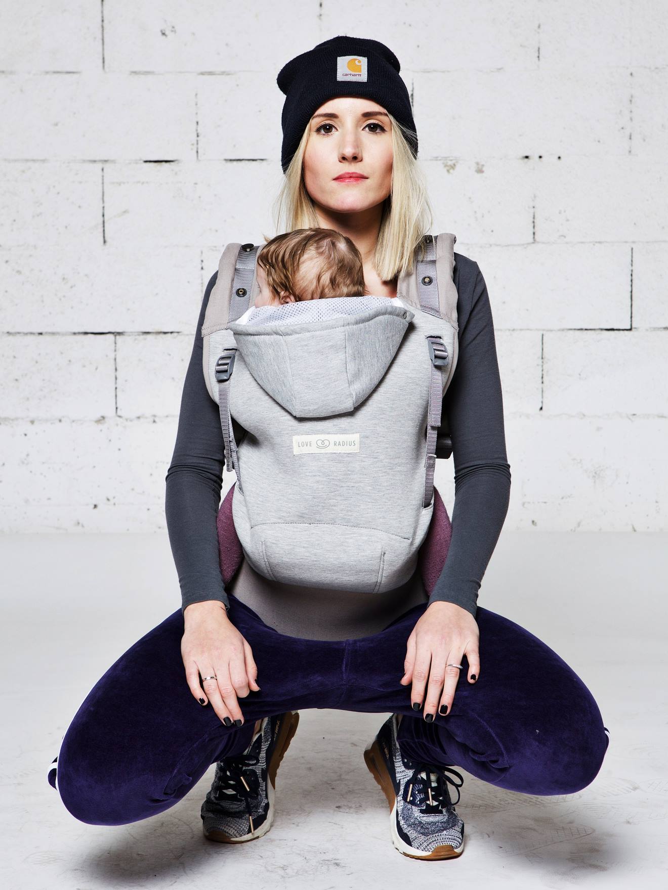 Mochila com capuz + Encosto de cabeça e assento elevatório LOVE RADIUS em cinza escuro liso