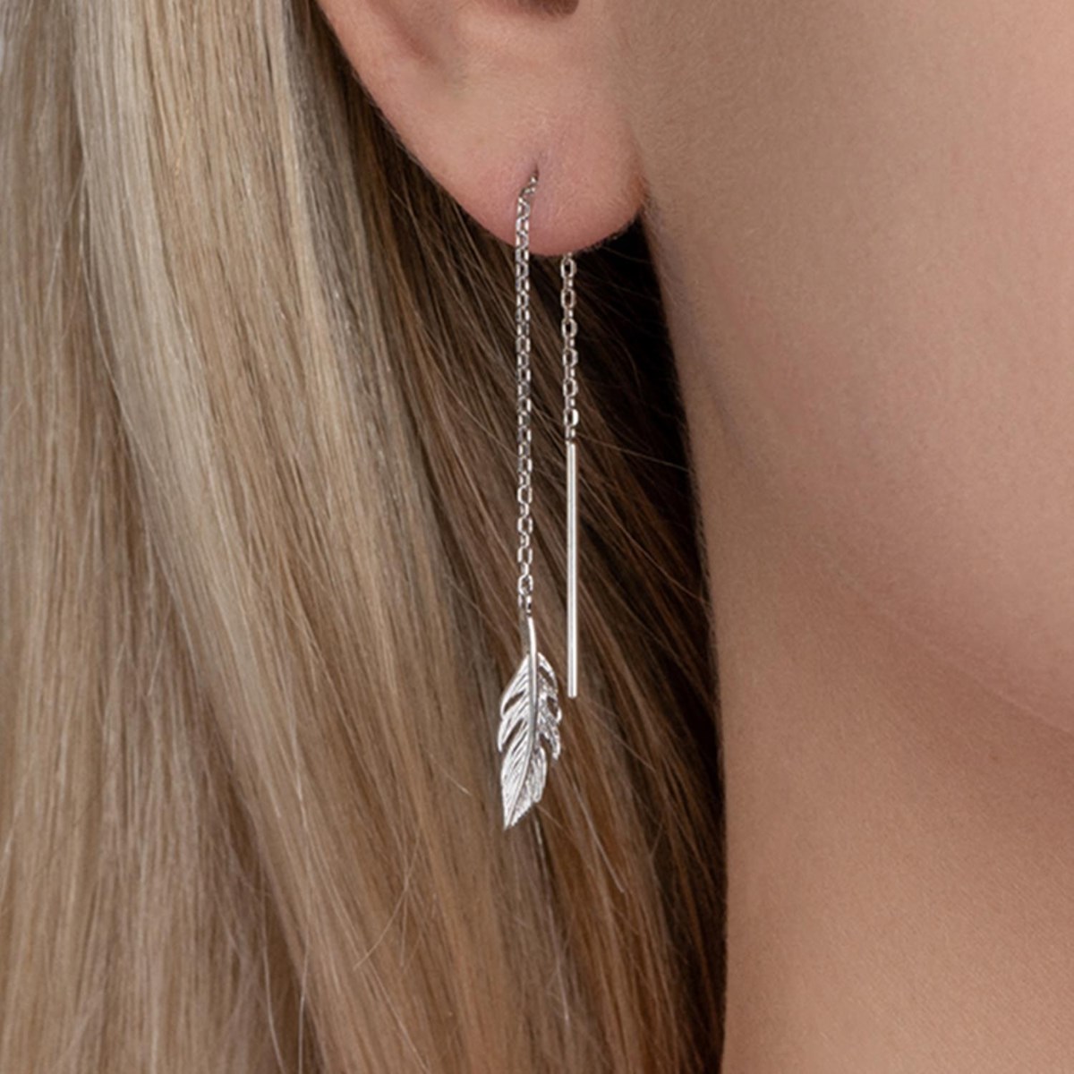 Boucles d'oreilles traversantes chaînes avec plume tombante Argent 925 Rhodié