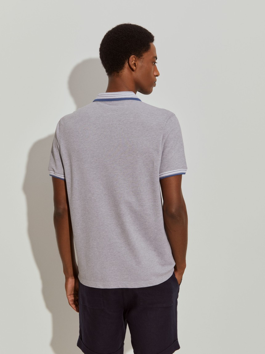 Polo piqué regular fit com riscas