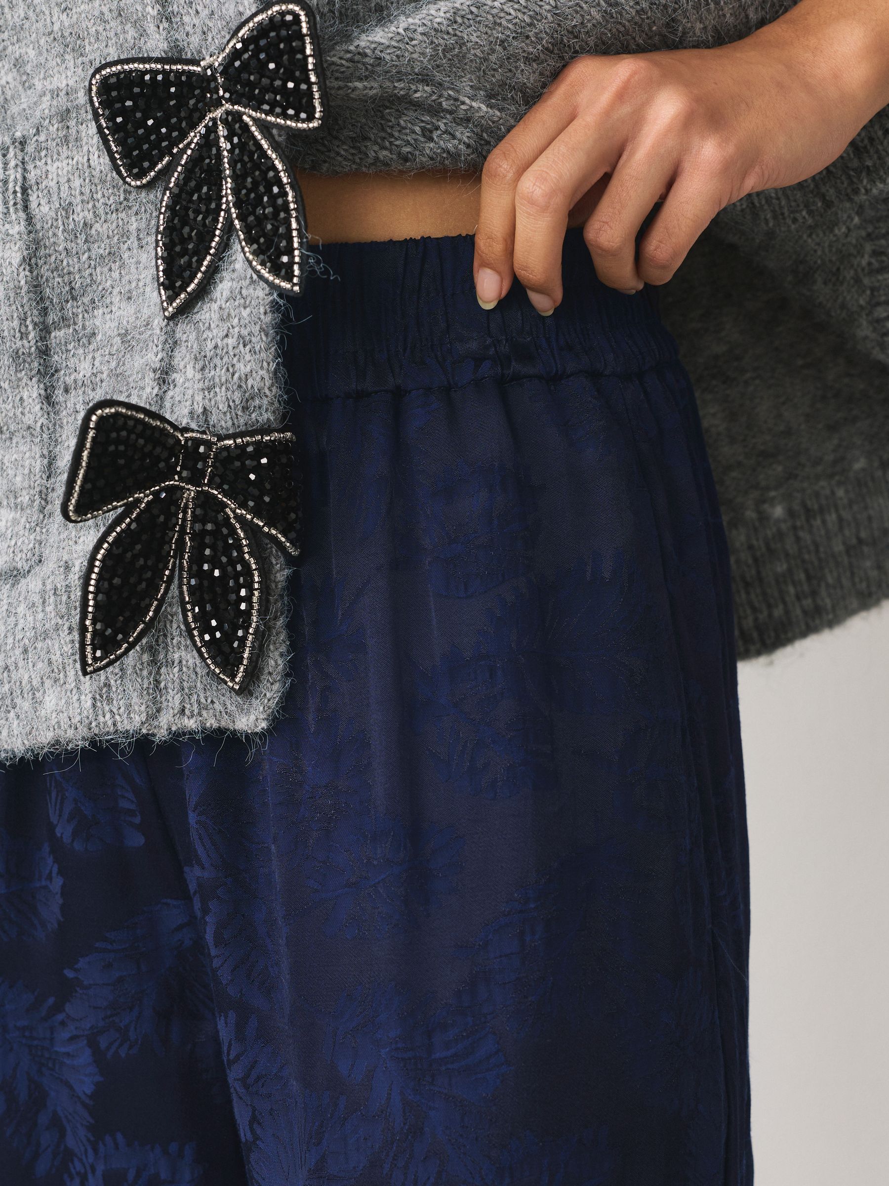 Marineblauw - Satijnen jacquard broek met wijde pijp