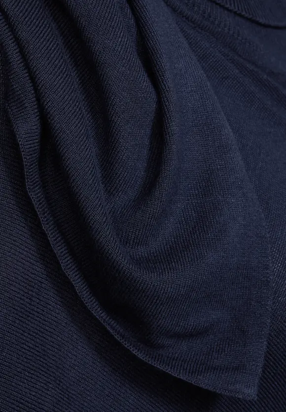 Strickponcho mit Rollkragen - deep blue