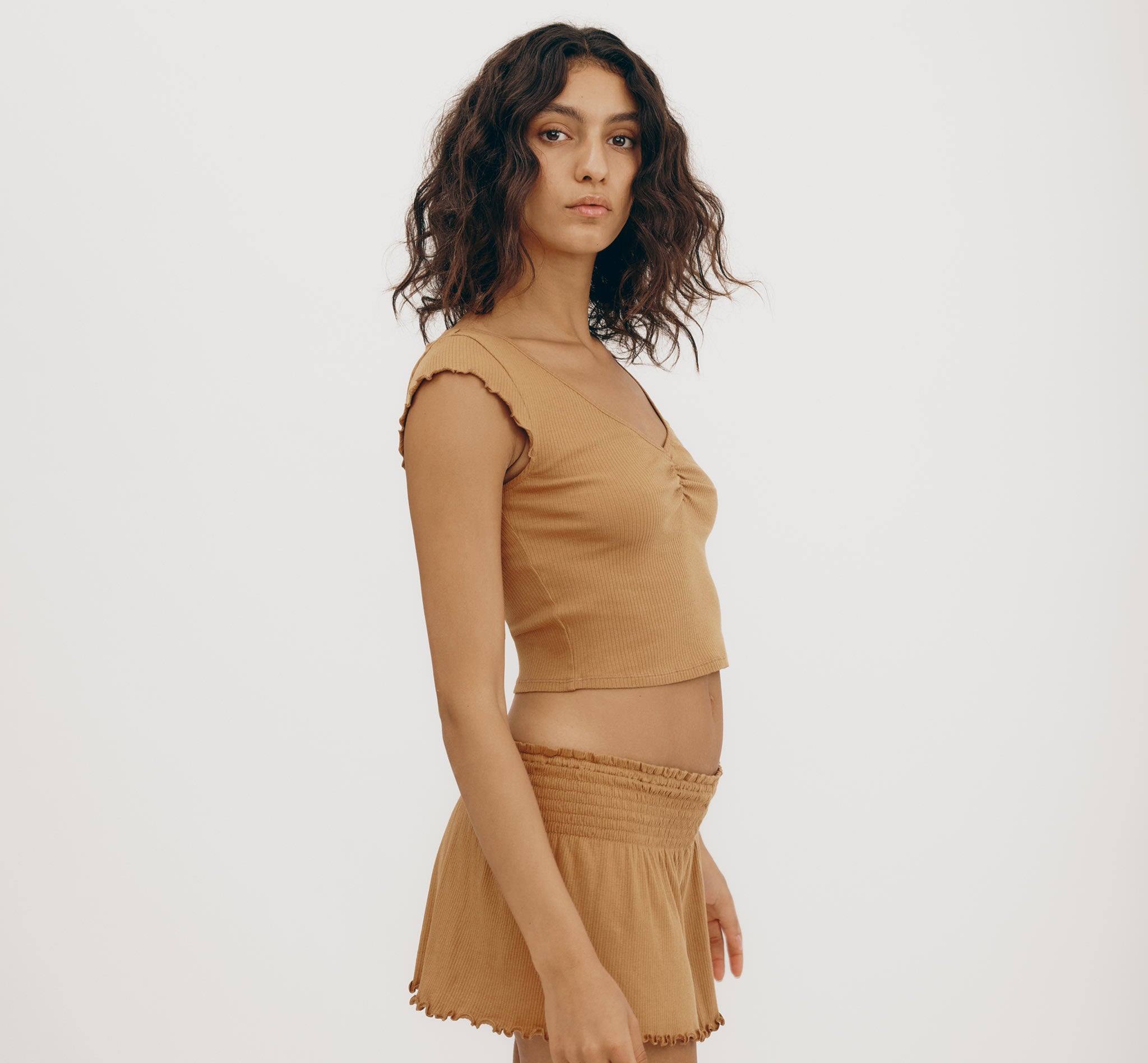 ORGANIC COTTON<br>Core Bold Rib Ruched Tee
