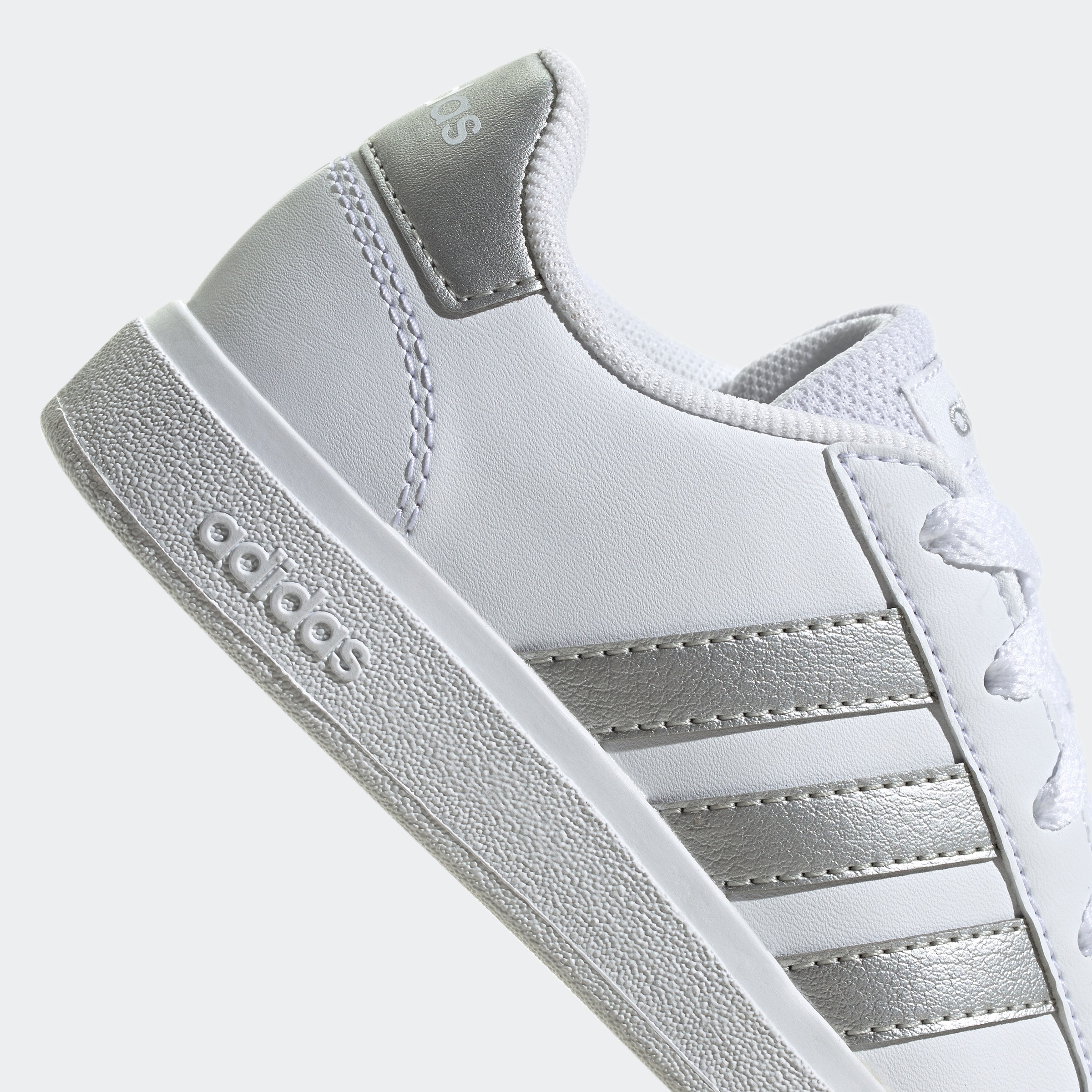 adidas Sportswear Sneaker »GRAND COURT LIFESTYLE TENNIS LACE-UP«  Design auf den Spuren des adidas Superstar