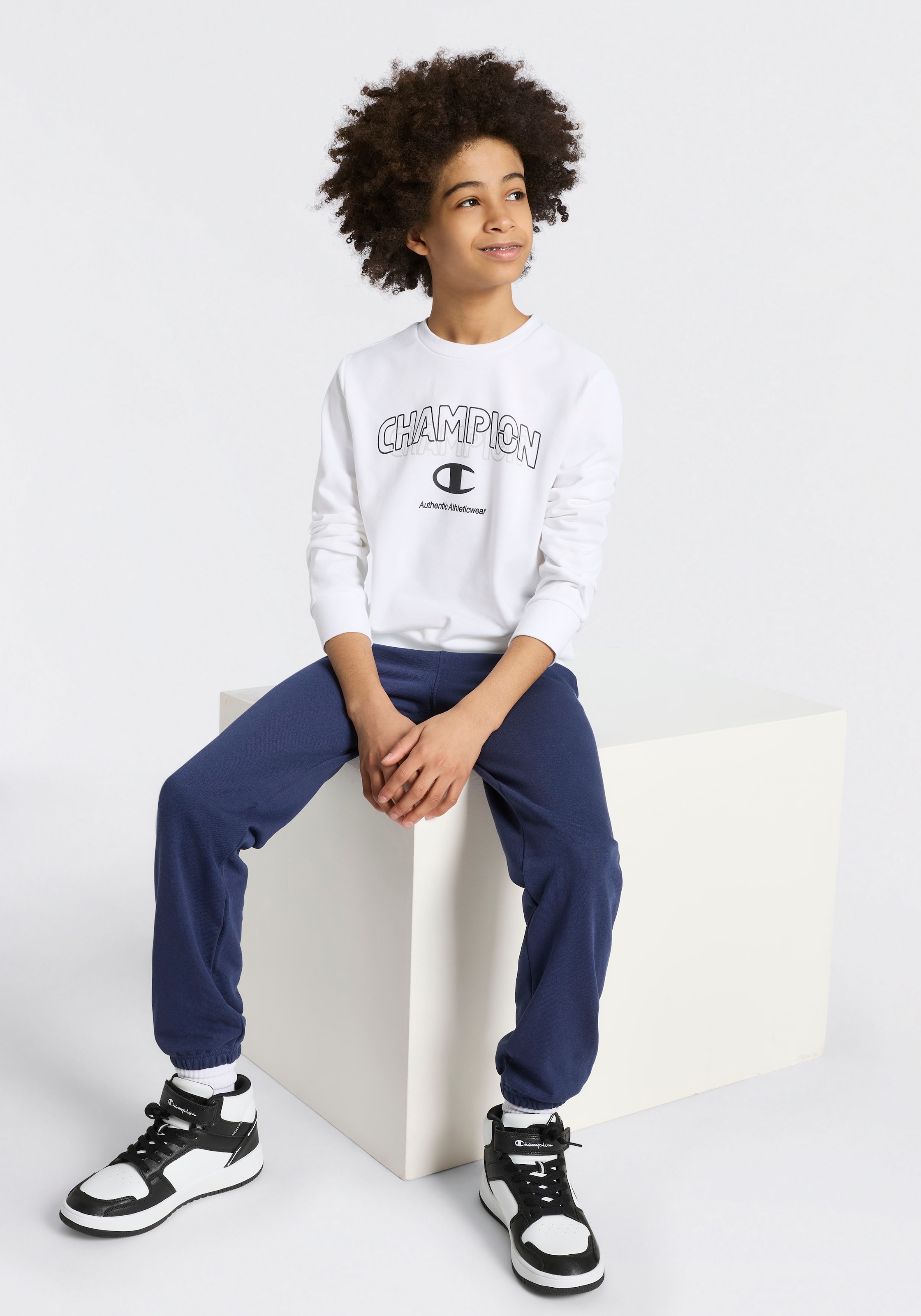 Champion Jogginganzug »Graphic Terry Crewneck Sweatsuit« 2 tlg. für Kinder, weiches Material, bequeme Passform