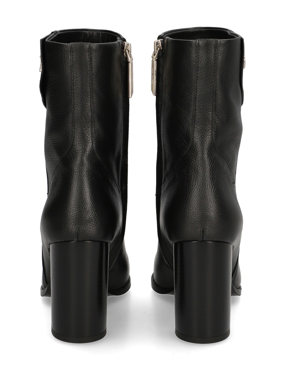 CUP HEEL ANKLE BOOT W/HW80