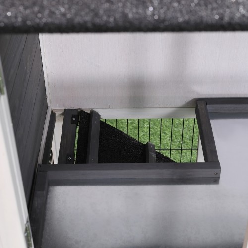 Gaiola de madeira para coelhos PawHut de 2 níveis para uso externo.
