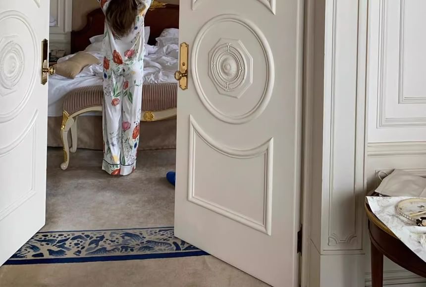 GOUB - Pyjamaset: top met lange mouwen en bloemenprint + broek