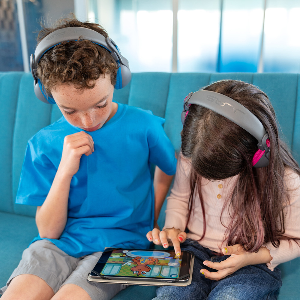 JBuddies Studio2 Kinder Bluetooth On-Ear Kopfhörer 85-95dB Begrenzte Lautstärke (IEUHBKSTU2RGRYBLU122) - Grau / Blau