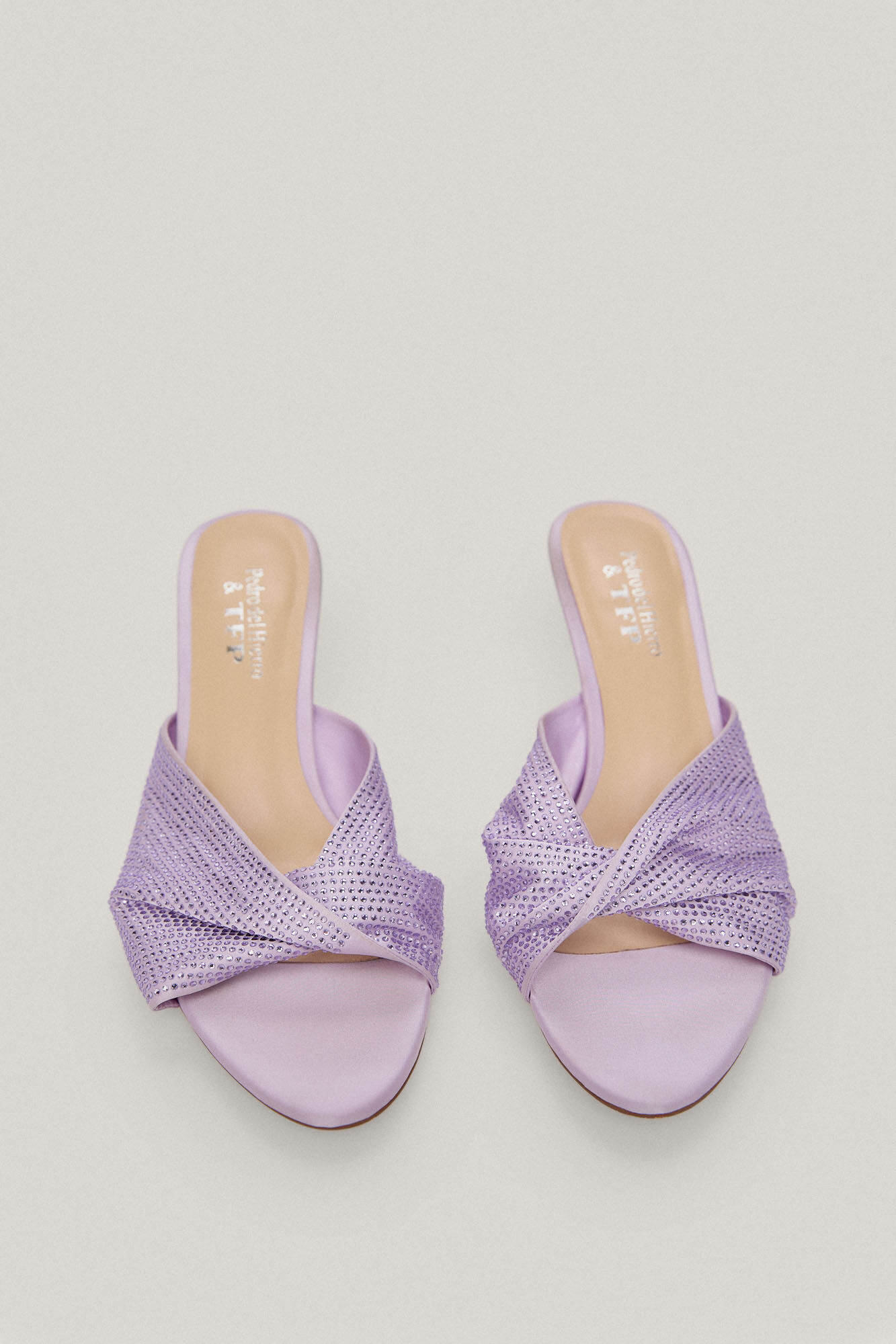 Mule Mercedes.Sanadalia em cetim - Roxo