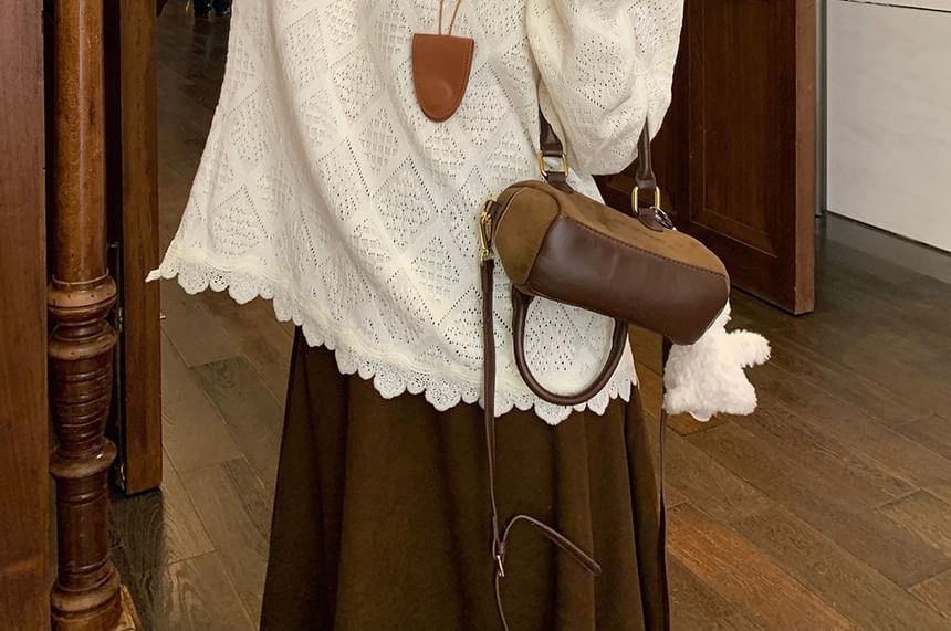 Satierra - Effen oversized vest met verlaagde schouders / Top met lange mouwen en paisley-borduursel en kant