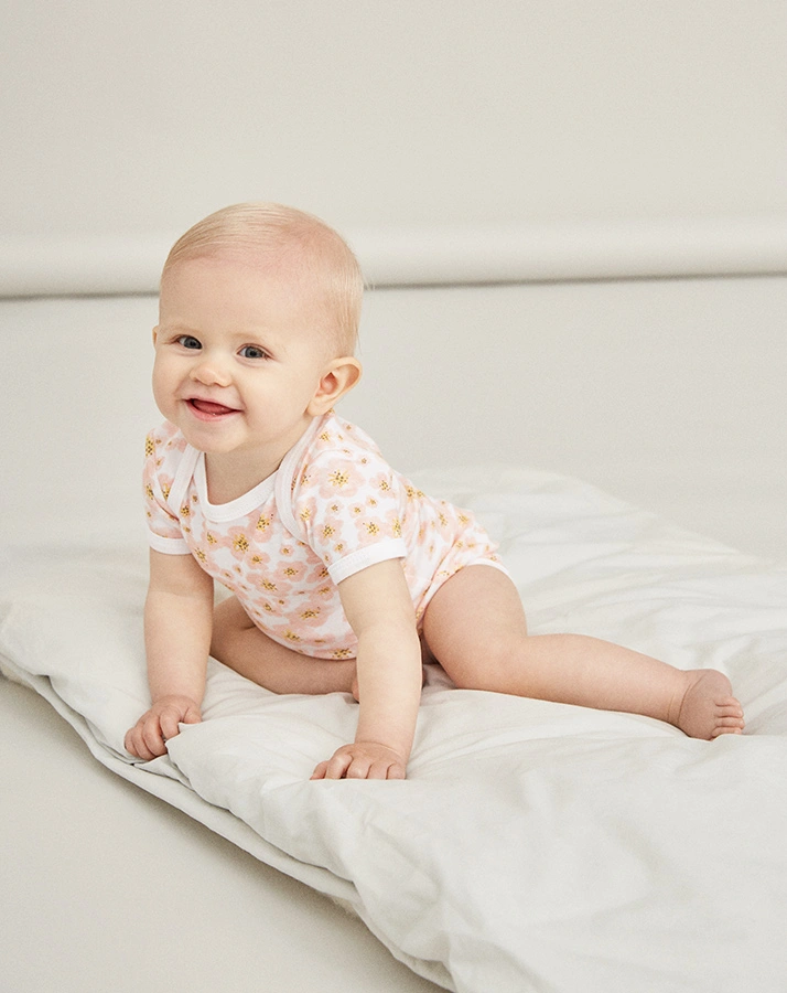 Kurzarm-Body NBFBODY – FLOWER 3er-Pack in rosa/weiß