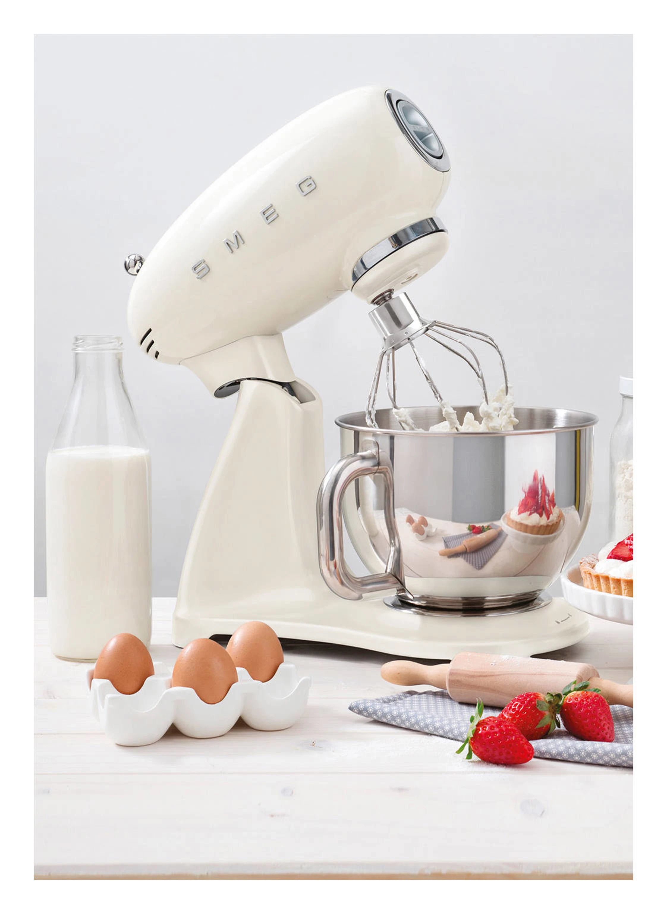 SMEG Küchenmaschine SMF03