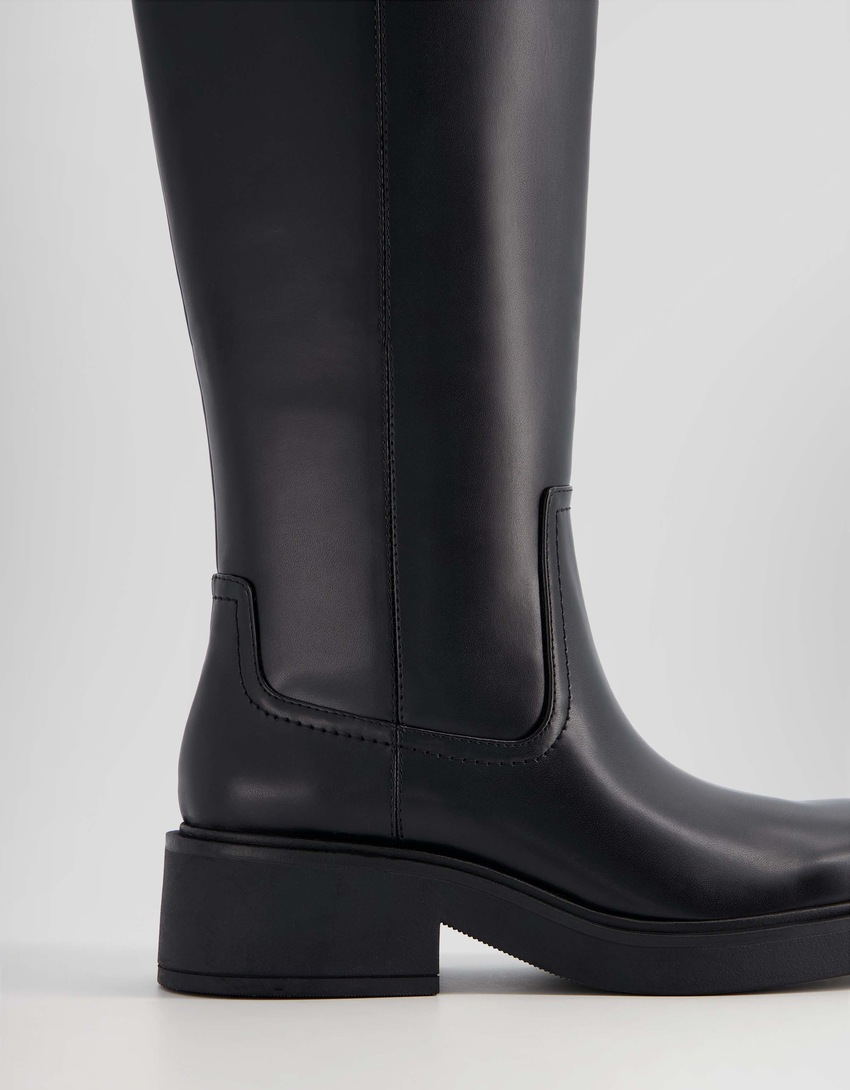 Botas básicas sem salto