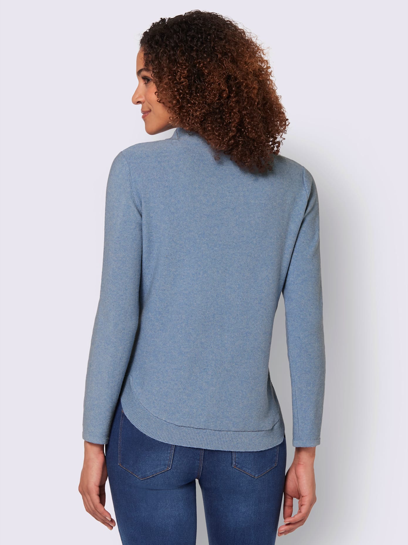 Pull femme léger col montant ourlet arrondi avec finitions côtelées