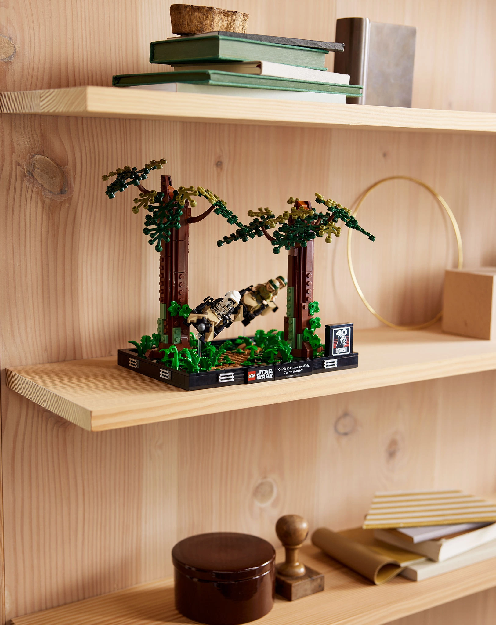 LEGO® Star Wars 75353 Verfolgungsjagd auf Endor – Diorama