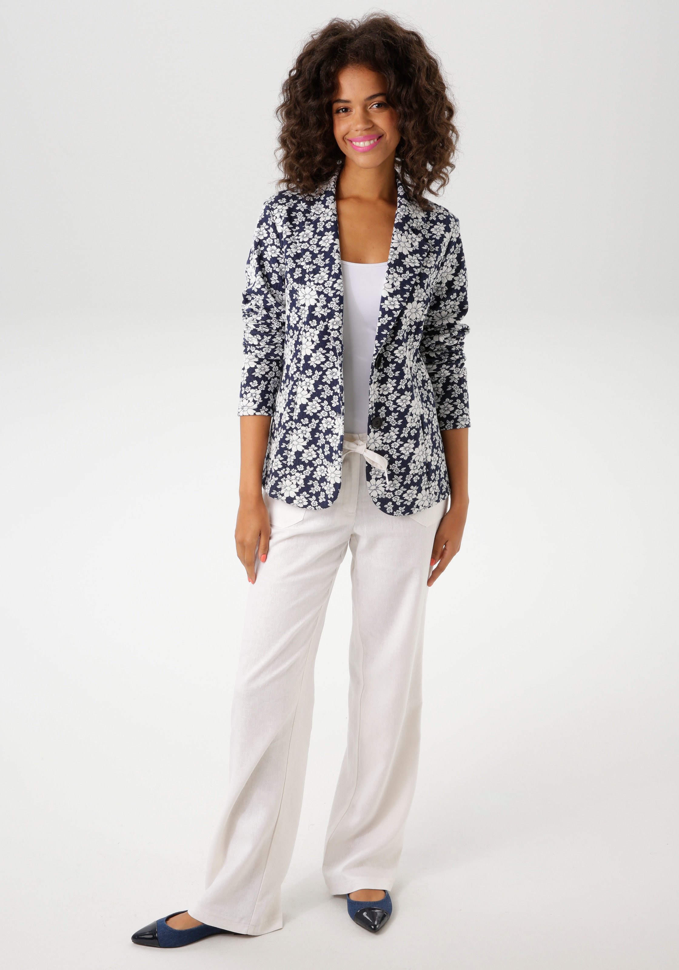 Aniston CASUAL Sweatblazer , mit ausdrucksvollem Blumenmuster