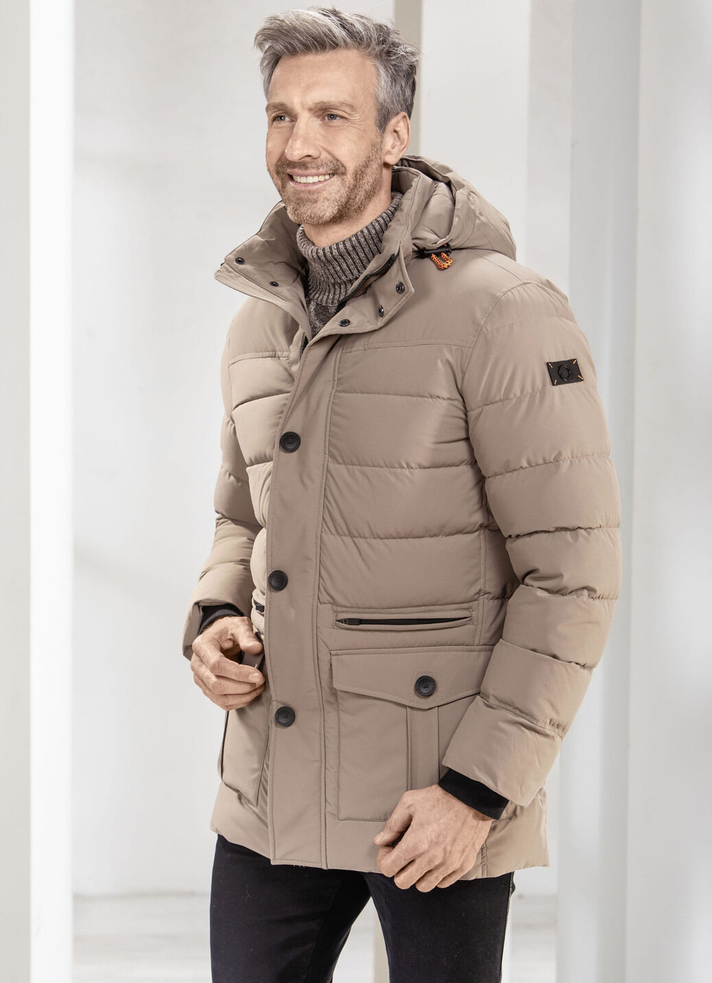 Steppjacke mit abtrennbarer Kapuze