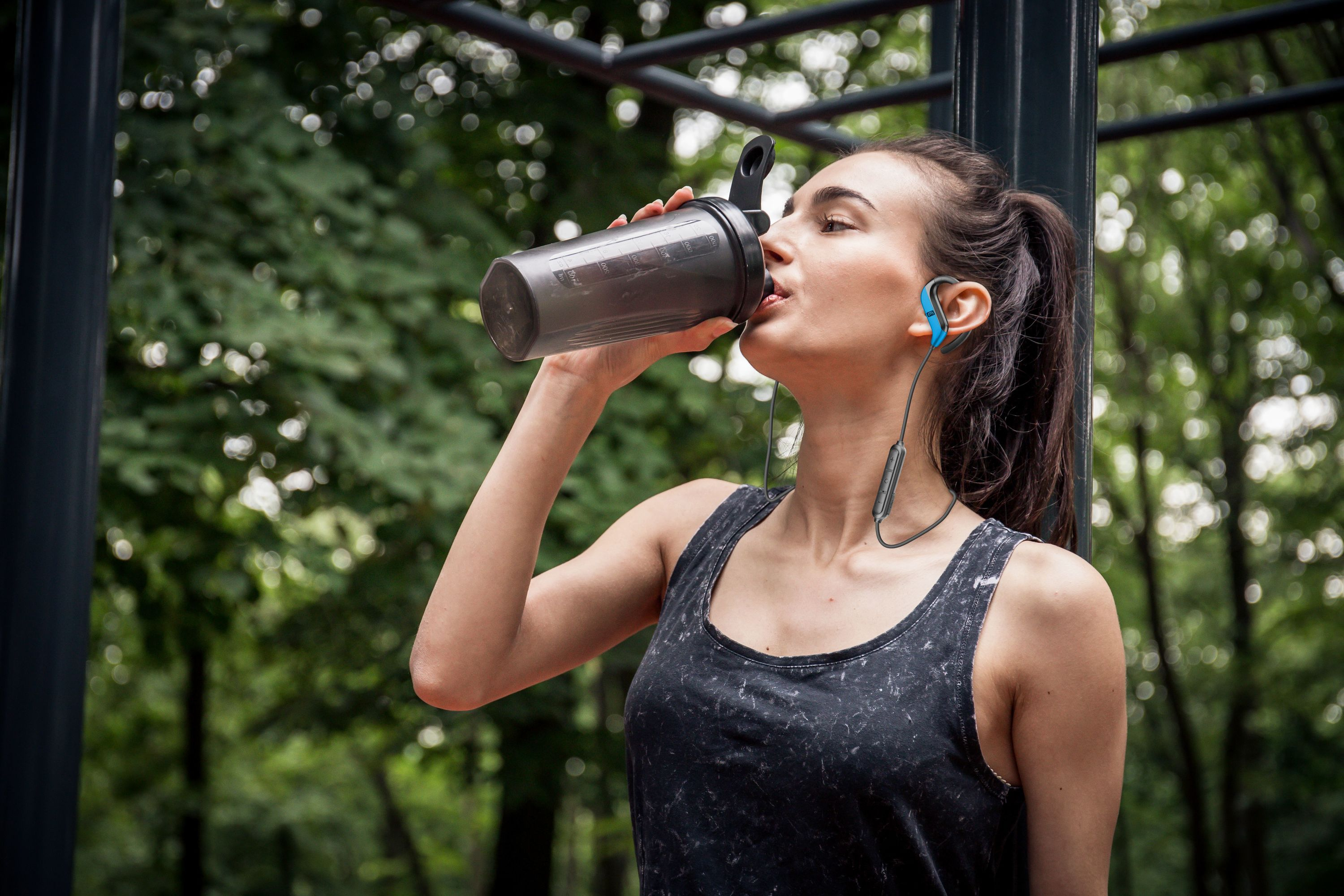 Sport Racer Bluetooth 5.0 In-Ear Kopfhörer IPX5 Ohrbügel Headset (BTRACERB) - Schwarz / Blau
