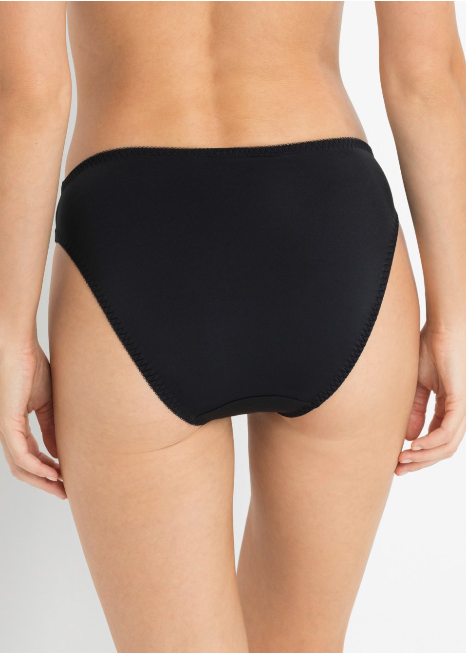 Slip orné de dentelle