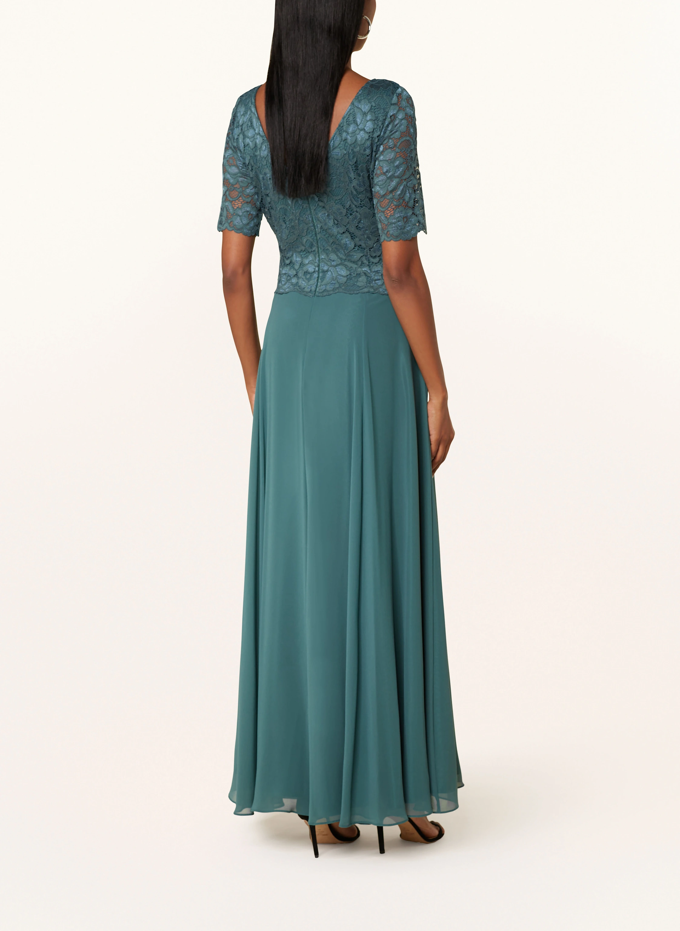 Vera Mont Abendkleid mit Spitze
