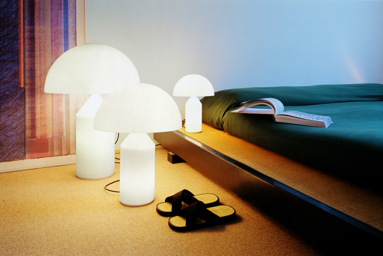 Oluce Atollo tafellamp H35 opaal glas