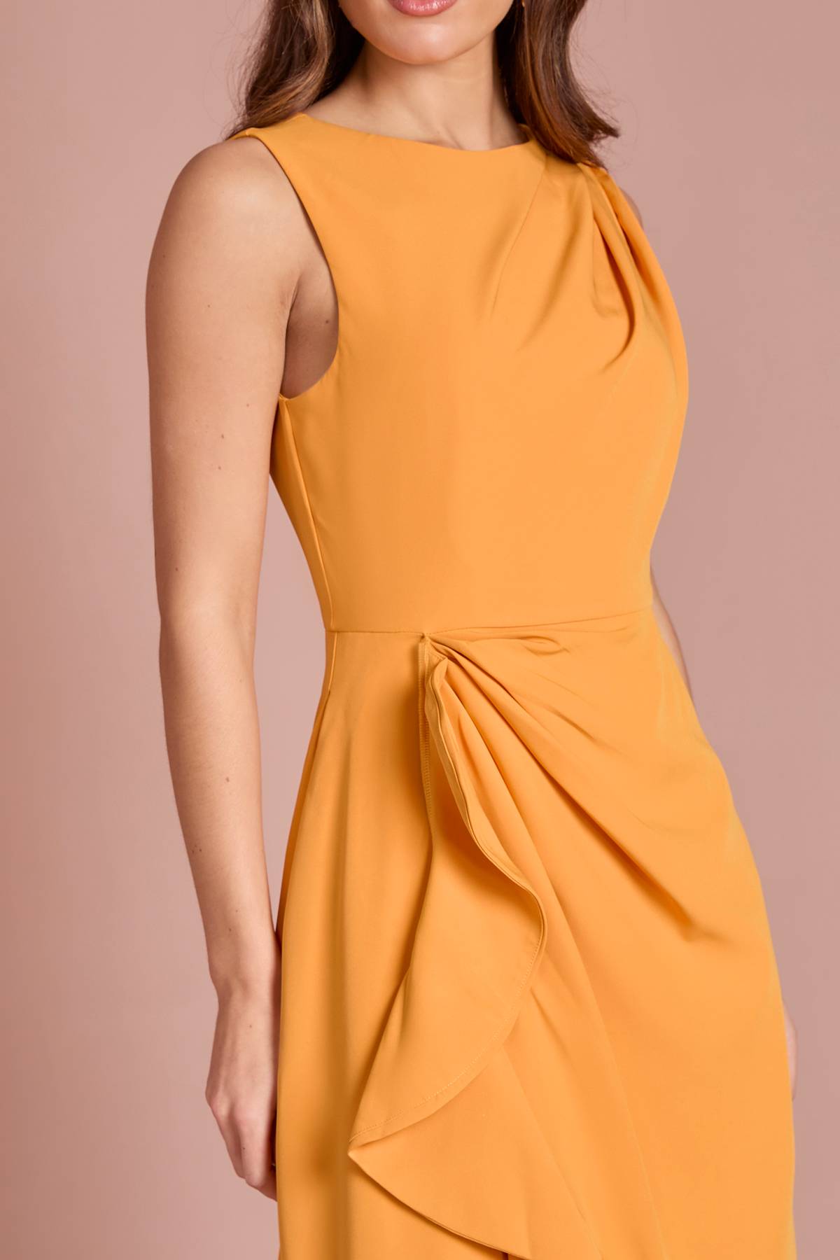 Coast Robe en Crêpe à Volants avec Dos Échancré