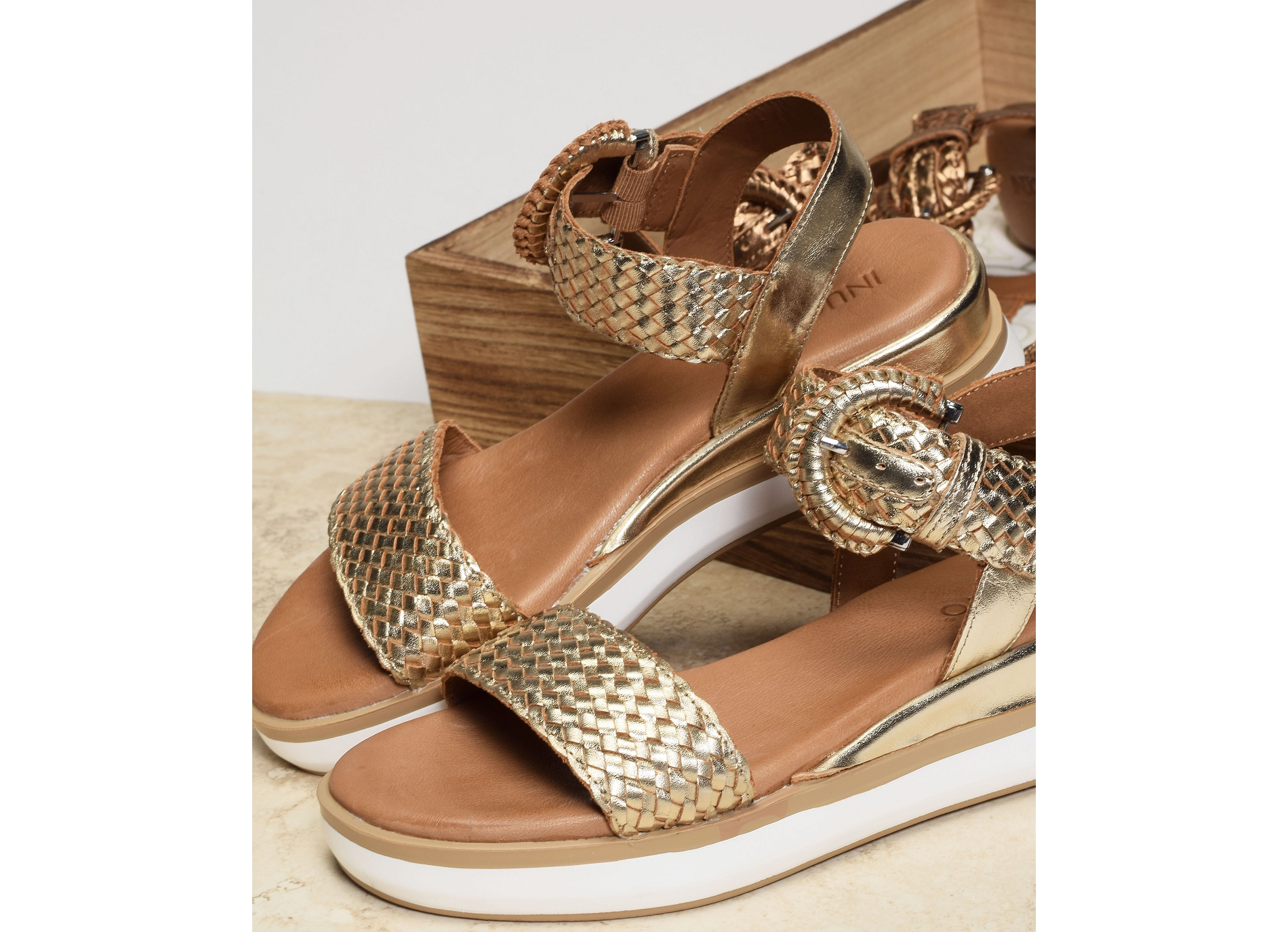 113031 gold