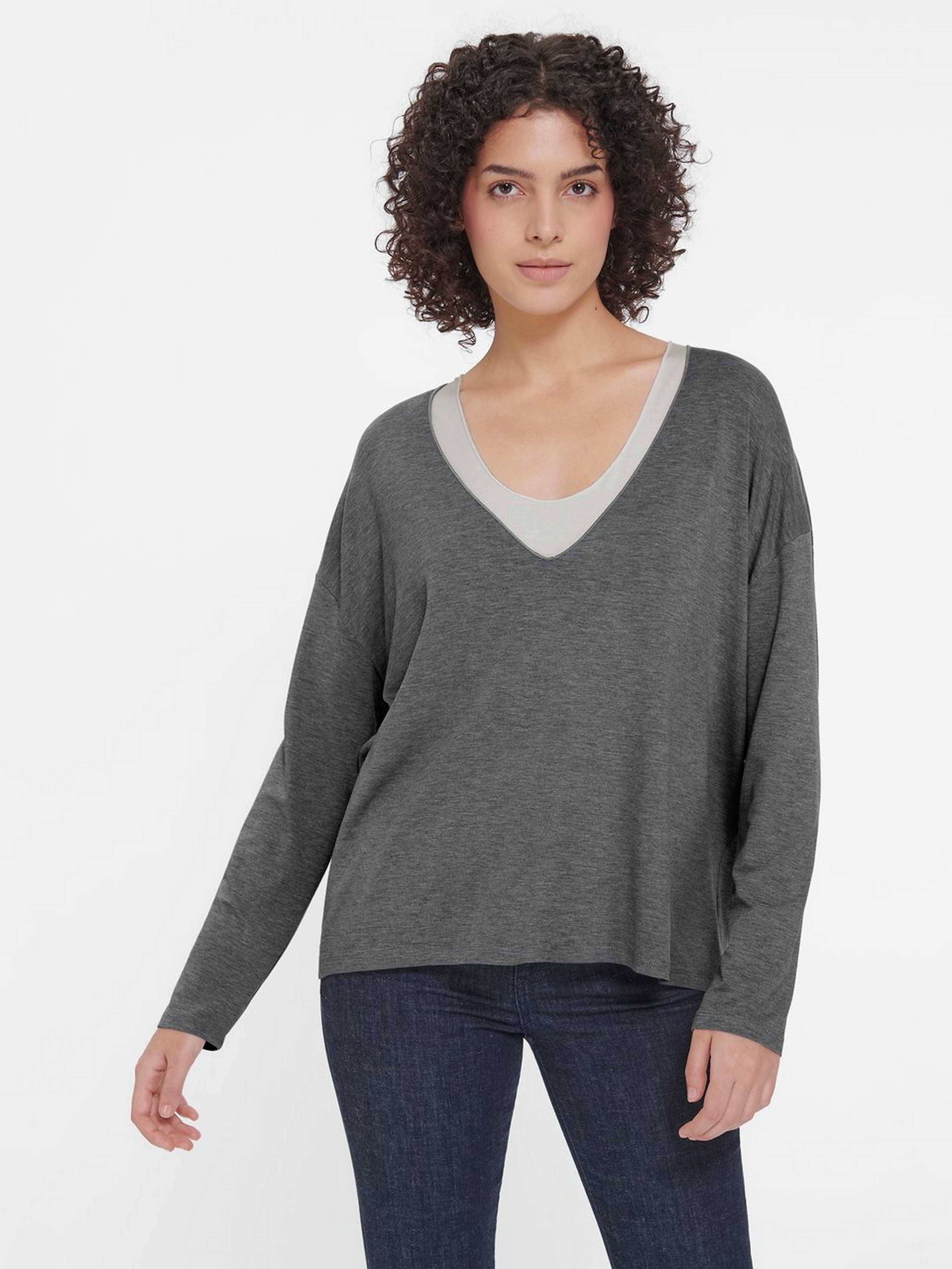 Shirt mit V-Ausschnitt