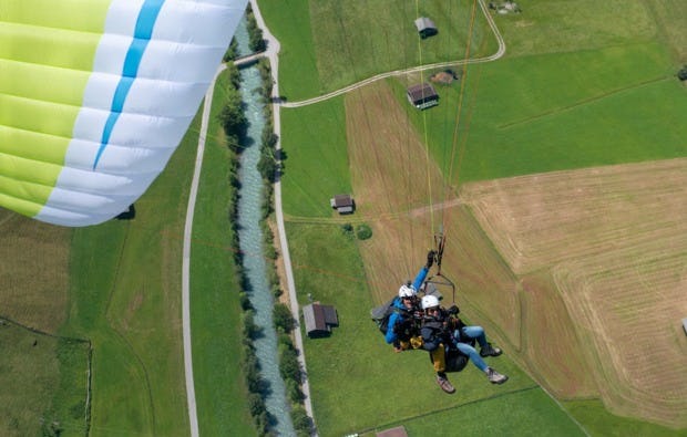 Gleitschirmfliegen in Neustift als Geschenk