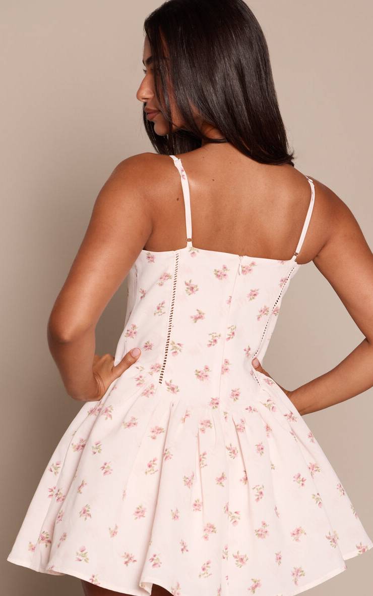 Rose Robe Courte Droite Petite Taille À Taille Basse, Encolure Carrée Et Imprimé Floral
