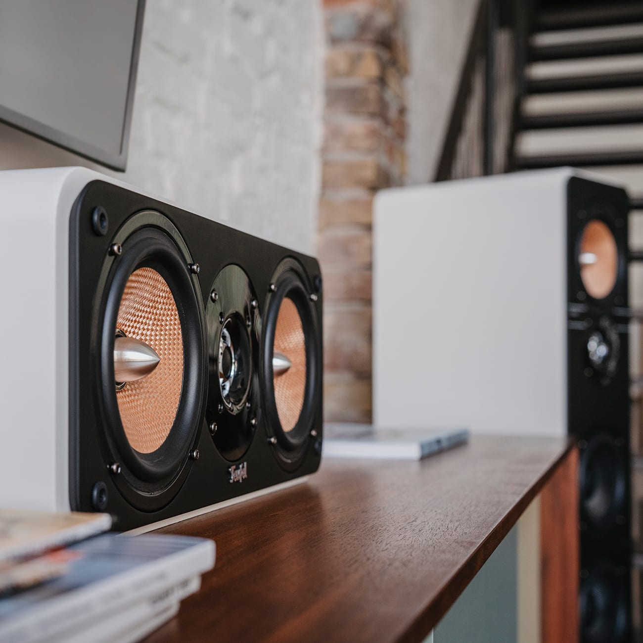 ULTIMA 40 Surround 