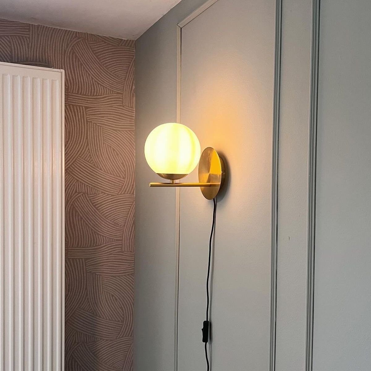 Art Deco wandlamp goud en opaal glas - Flore