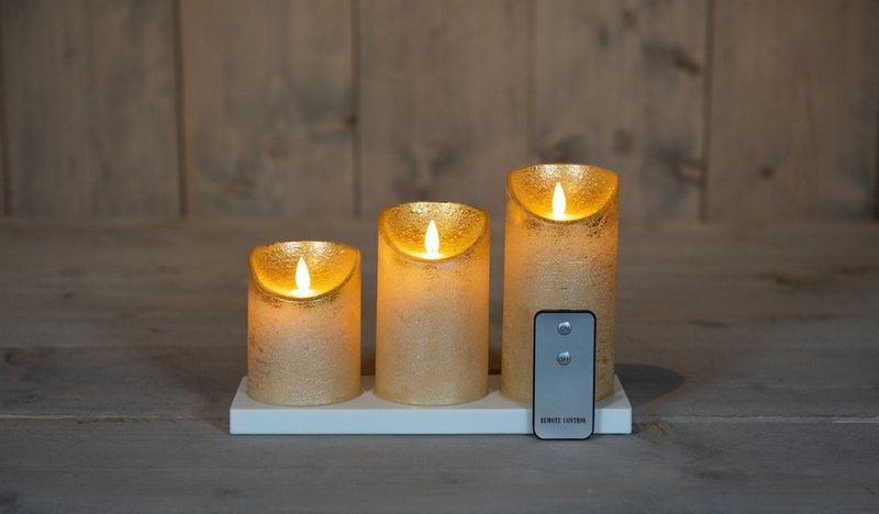 Anna's Collection - 3ST OPLAADBARE KAARS WAX GOUD RUSTIEK BEWEGENDE...