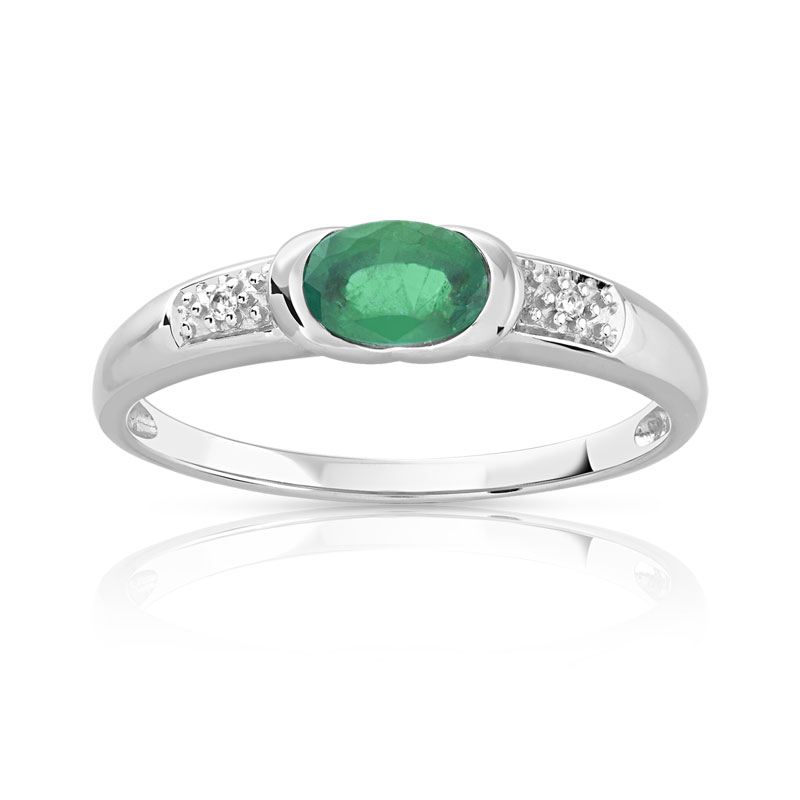 Bague or 750 blanc émeraude ovale et diamants