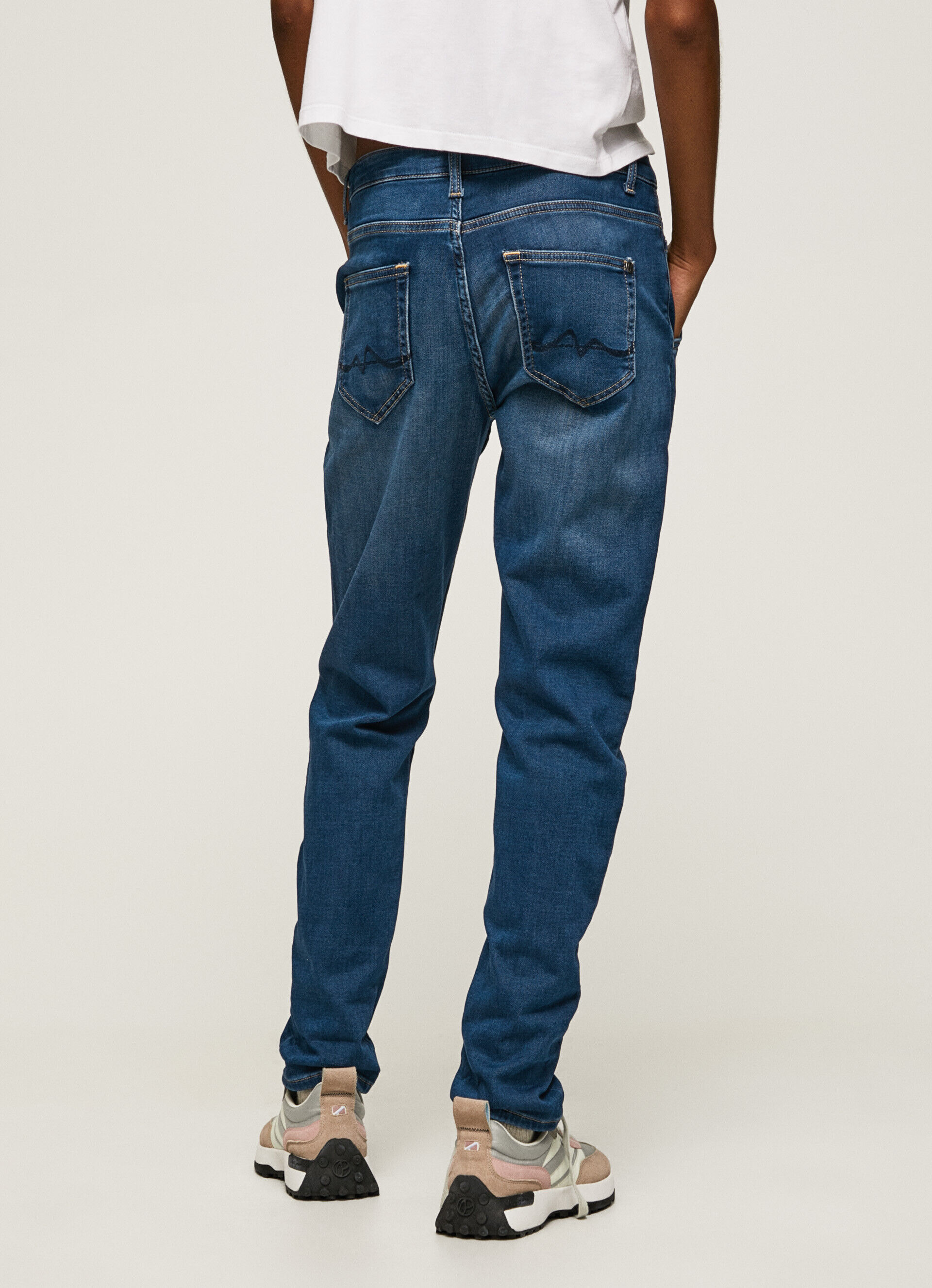 Calça jeans Jean Carey Fit Relaxed Medium Rise - denim