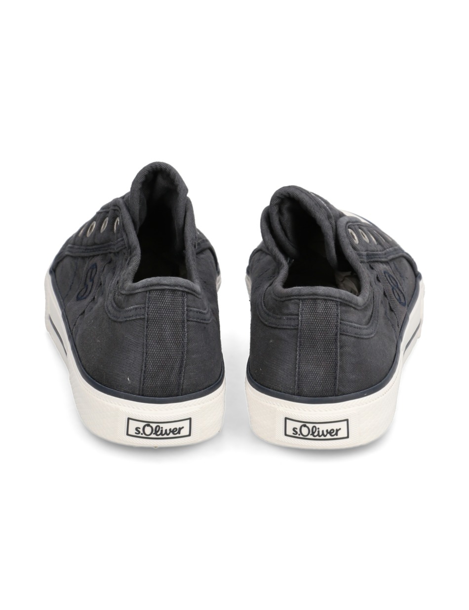 Canvas Sneaker