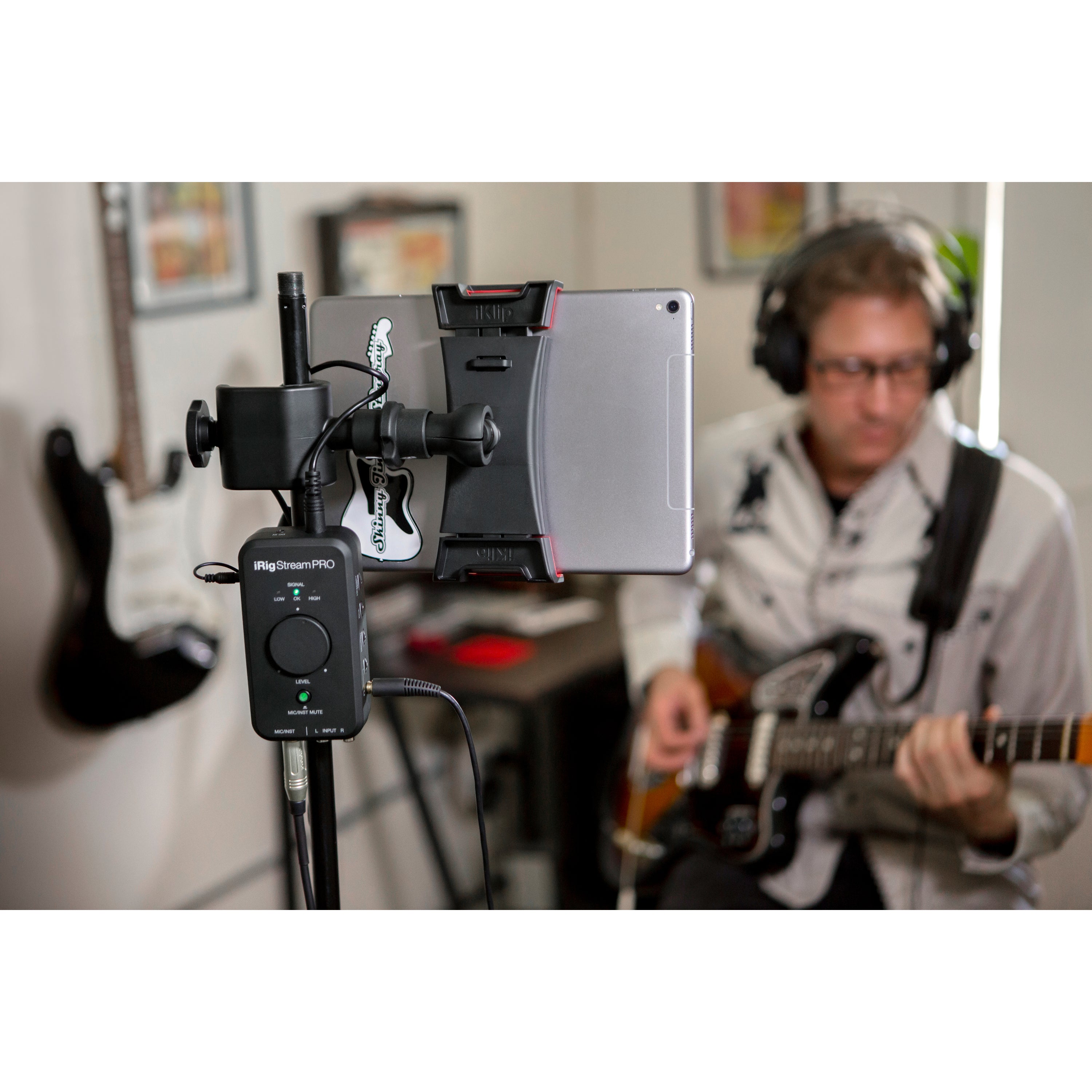IK Multimedia iRig Stream Pro 4-in, 2-out streaming interface