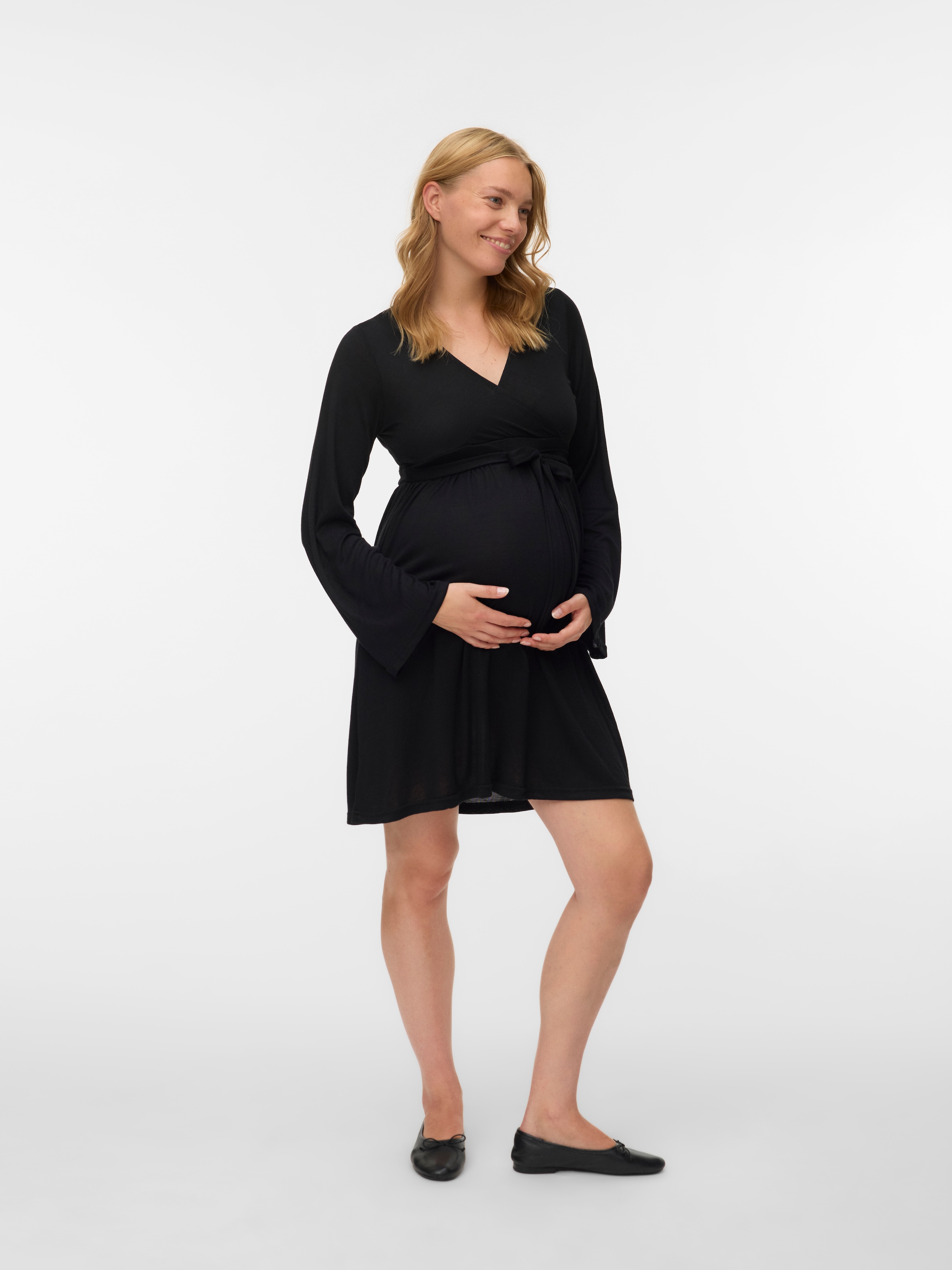 Mamalicious Umstandskleid »MLMAEVE TESS LS JRS DRESS 2F NOOS« Stilllage unter einem Wickeleffekt