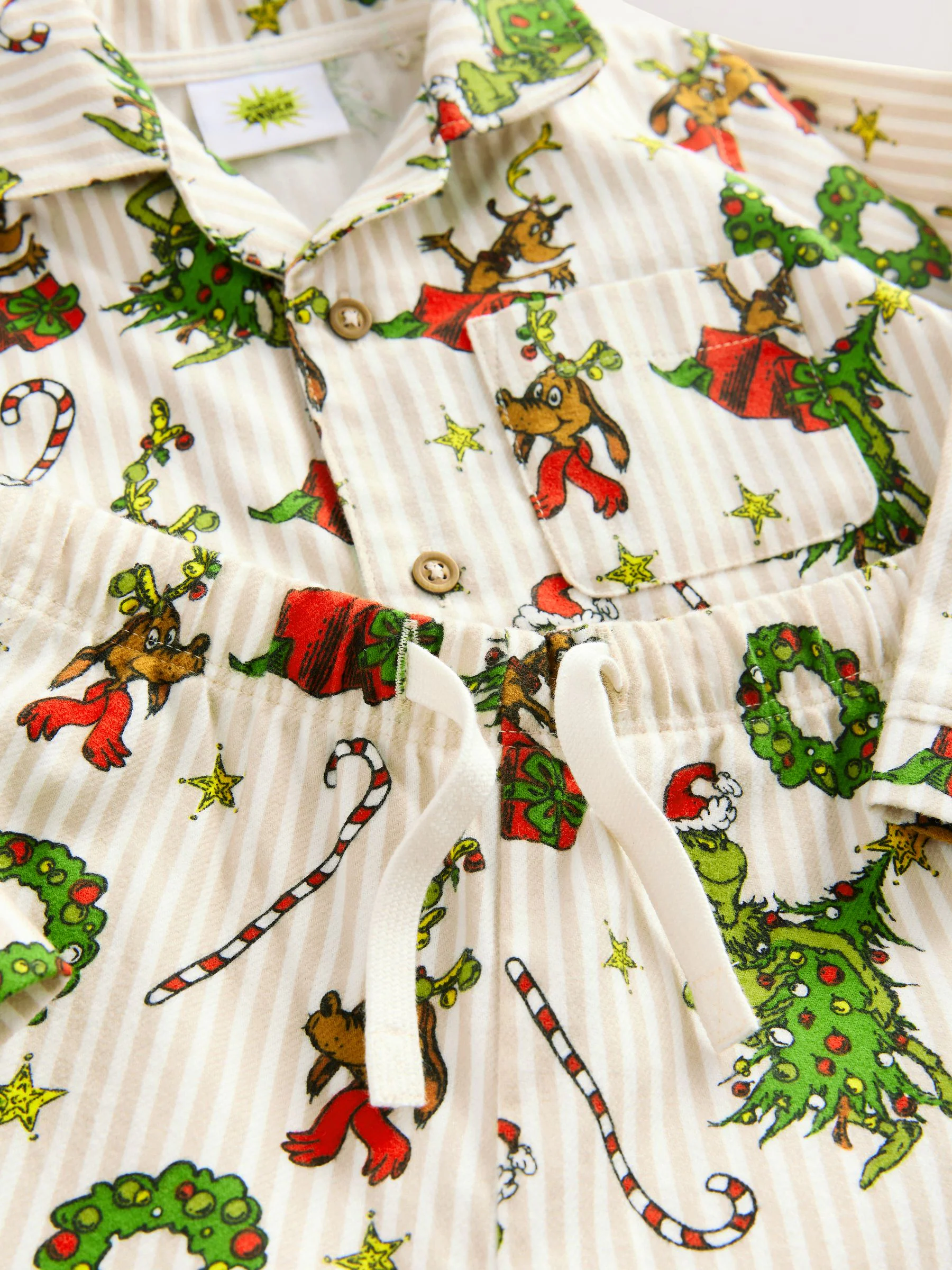 Crème - Grinch Matching Family - Kerstpyjama met knoopsluiting (9mnd -16jr)